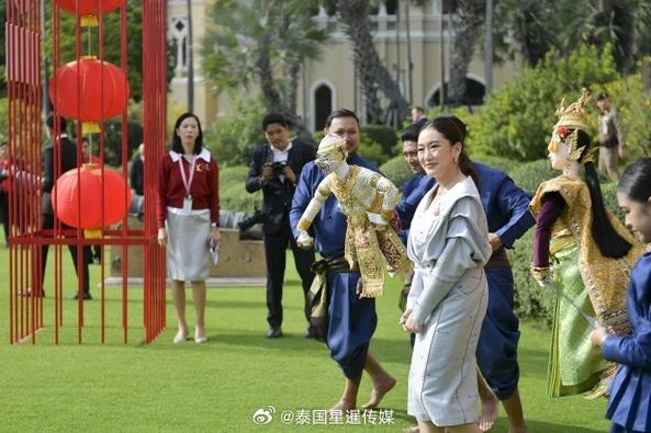 他们通过不